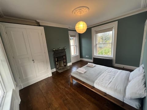 Tranquil Retreat in Historic Chapelizod Maison in Dublin