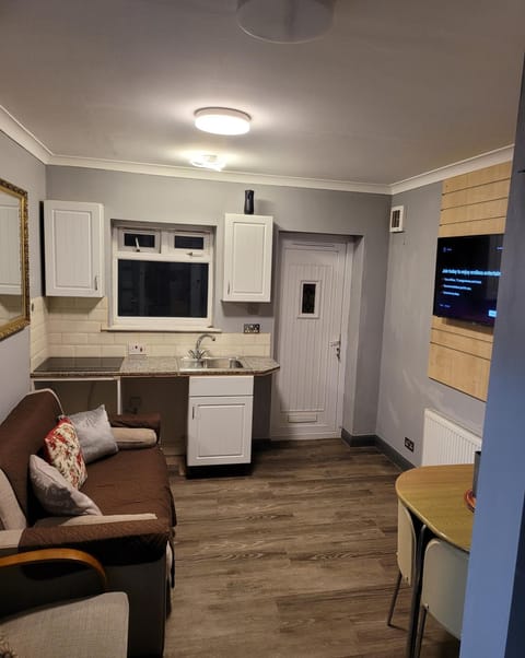 Evergreen 2bedroom-sleeps up to 7,2 bathroom Condo in Romford