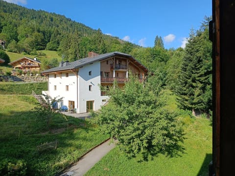 Chalet d'Arfeuille - Chambre 2 personnes Country House in Arâches-la-Frasse