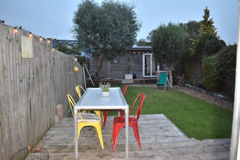 Patio, Garden, Dining area, Garden view