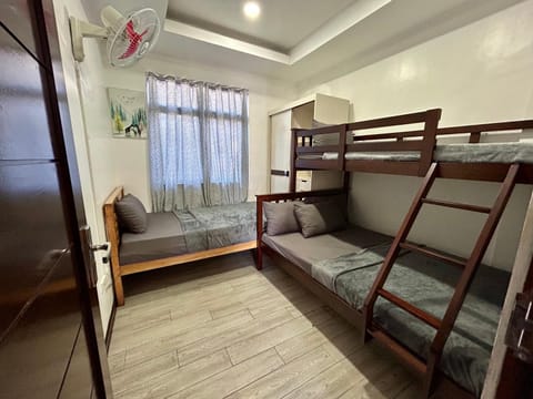 City View 2BR, 2T&B and 2slots parking Apartment hotel in Baguio