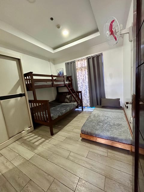 City View 2BR, 2T&B and 2slots parking Apartment hotel in Baguio