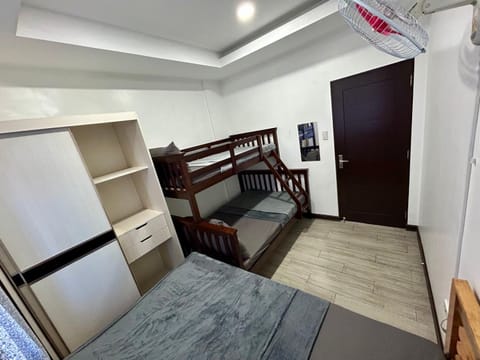 City View 2BR, 2T&B and 2slots parking Apartment hotel in Baguio