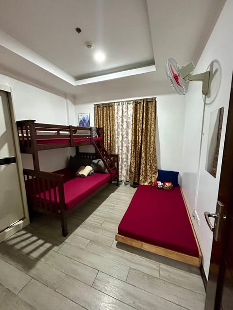 City View 2BR, 2T&B and 2slots parking Apartment hotel in Baguio