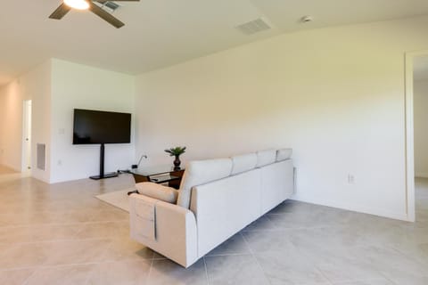 Airy Port Charlotte Home with Smart TV Near Beaches! Haus in Port Charlotte