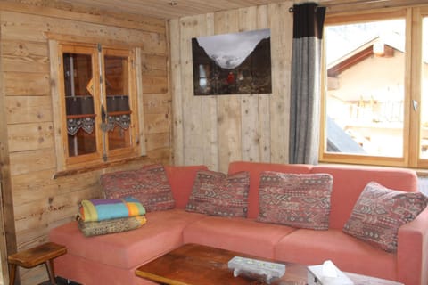 Chalet Pomme de Pin Condo in Tignes