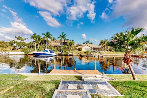 Seahorse Retreat House in Cape Coral