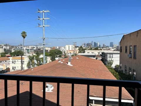 Spacious 3BR 3Bth Home in Koreatown w Great Views Condo in Beverly Hills