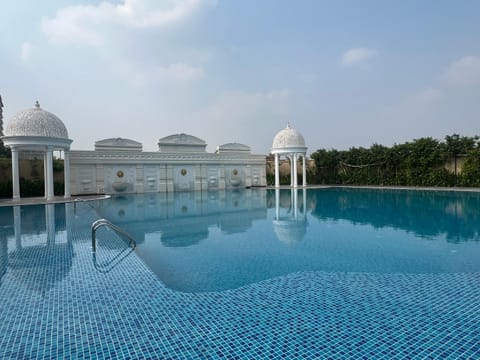 Panorama Haven With Swimming Pool Condo in Lucknow