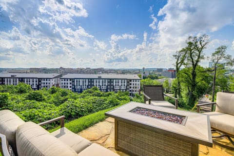 Hilltop Tennessee Retreat Neyland Stadium Views! House in Knoxville