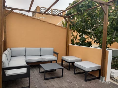 Patio, Seating area