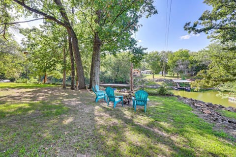 Grove Lakefront Cabin with Water and Dock Access! House in Grove