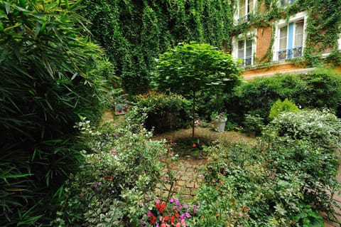 Patio, Facade/entrance, Garden, View (from property/room), Balcony/Terrace