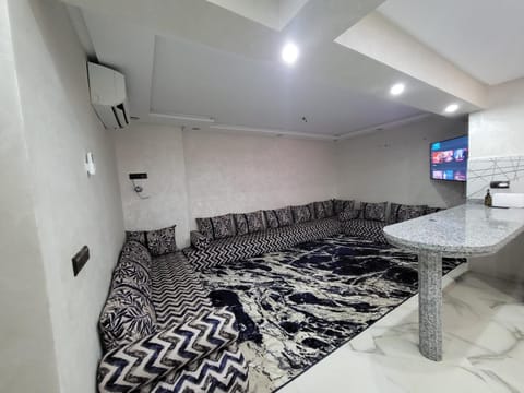 Duplex+2 salles de bain à 5 min de l'aéroport Apartamento in Marrakesh