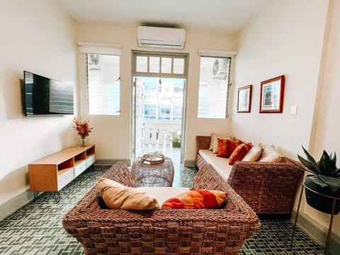 Picaflor 2 Historic Bright & Cozy Apt @ Miramar Apartment in San Juan