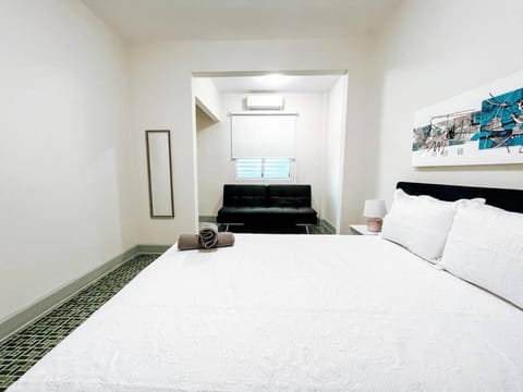 Picaflor 3 Home Style Apt W/ Futon Bed @ Miramar Apartment in San Juan