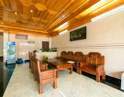 Communal lounge/ TV room, TV and multimedia, Living room, Seating area, Evening entertainment