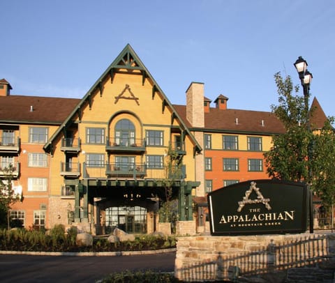 Cozy Mountain View Condo Hotel in Vernon Township