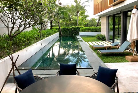 Patio, Day, Garden, Garden view, Pool view, Swimming pool, Swimming pool, sunbed