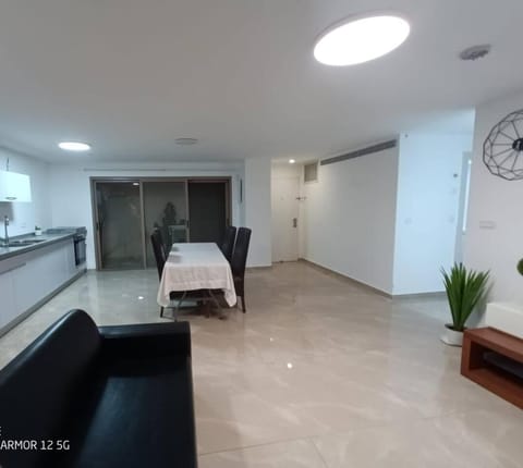 מקום מקסים בפתח תקווה Apartment in Center District