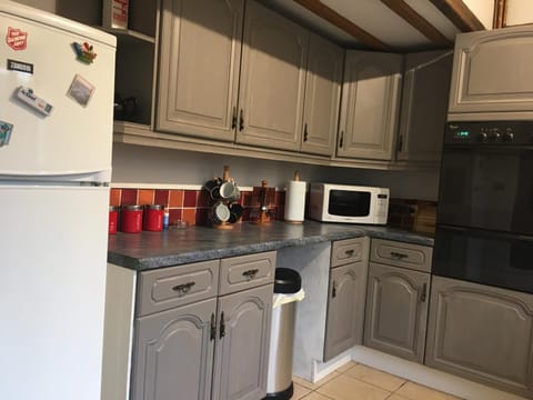 Kitchen or kitchenette, Food and drinks, Communal kitchen, On site