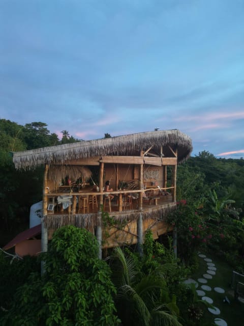 Jungle KingDomes Guest House Bed and Breakfast in Siquijor