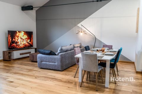 Living room, Dining area