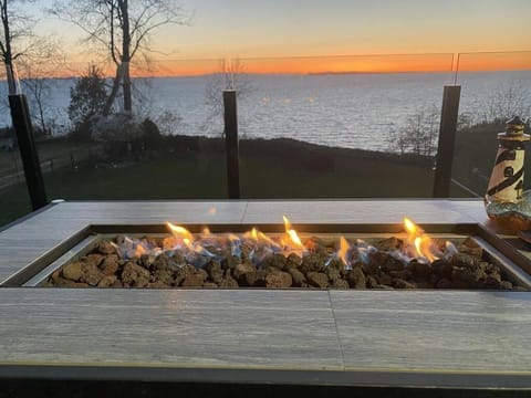 Sunset Escapes Waterfront Vacation rental House in Birch Bay