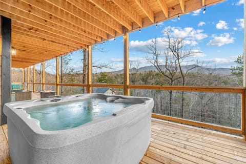 Natural landscape, Hot Tub, Mountain view, Pool view