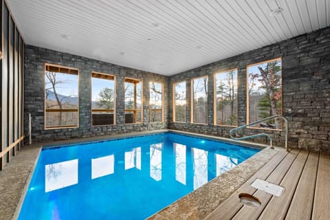 Hidden Gem Masterpiece By Ghosal Luxury Lodging House in Gatlinburg