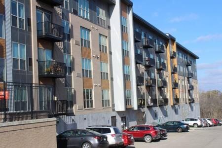 4 mi to Jack Thrice Stadium + amenities Appartement in Ames