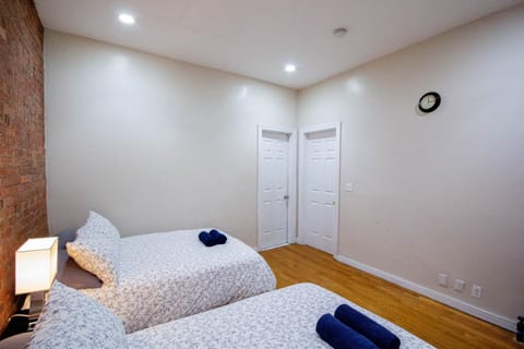 Studio Plus - One-Bedroom APT Condo in Midtown