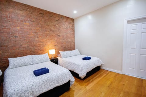 Studio Plus - One-Bedroom APT Condominio in Midtown