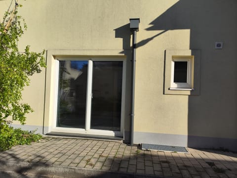 Erdgeschoss Wohnung nahe Flughafen Condo in Vienna