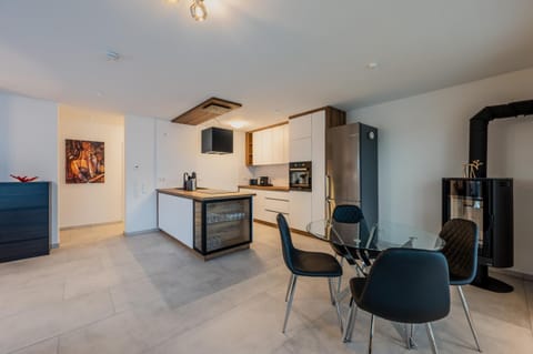 Dining area, flat iron, kitchen