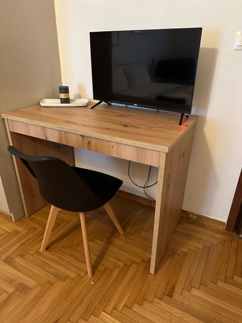 Communal lounge/ TV room, TV and multimedia, Evening entertainment, hair dresser