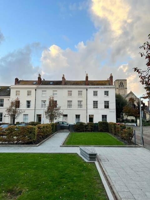 Garden, Garden view, Location