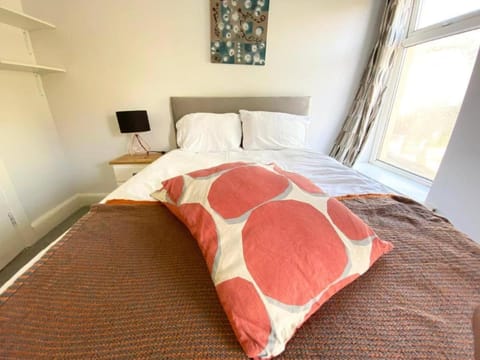 Budget Room Mount Pleasant Share facilities R3 Vacation rental in Swansea