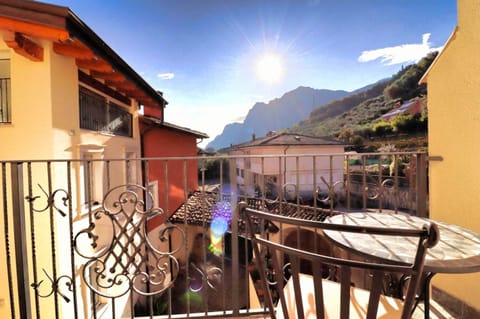 Patio, Day, Natural landscape, View (from property/room), Balcony/Terrace, Mountain view