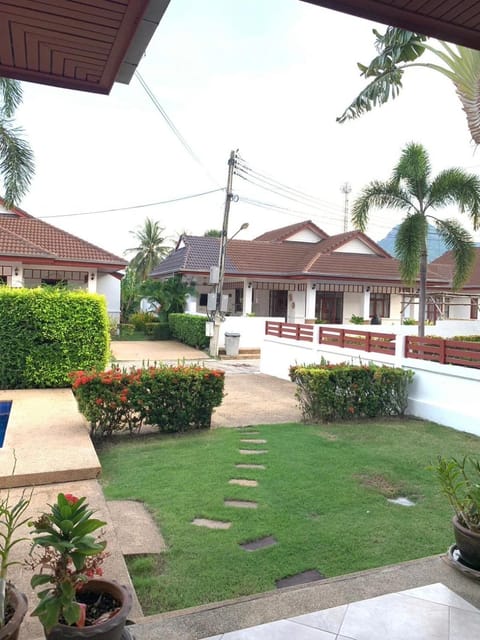 Villa Baan Roth Soi 112 Hua Hin Chalet in Nong Kae