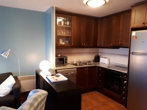 Kitchen or kitchenette, dishwasher, minibar, pet friendly, stove, toaster