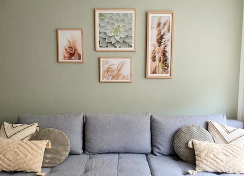 Living room, Decorative detail, Seating area