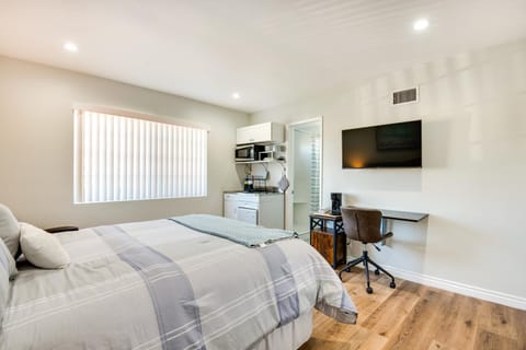 Cozy Simi Valley Studio Less Than 10 Mi to Hiking and Golf Condo in Simi Valley