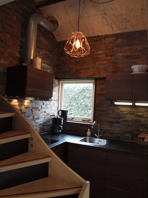 Coffee/tea facilities, Kitchen or kitchenette, Food and drinks, On site