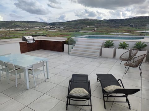 Balcony/Terrace, Swimming pool