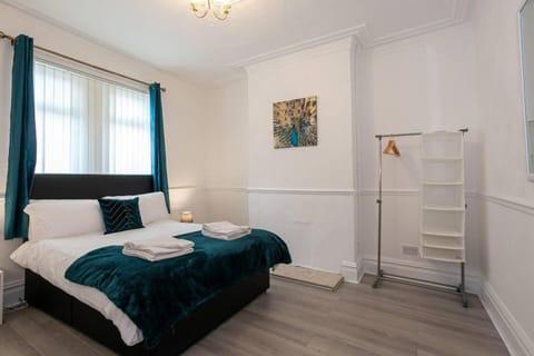Inspired Stays- City Centre- Spacious 4 Bed House! House in Stoke-on-Trent
