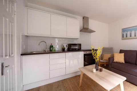 Guildford Town Centre with Parking Apartment in Guildford