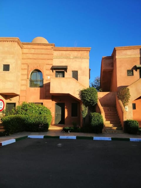 Coquet Appart avec Wifi & Piscine Condominio in Marrakesh