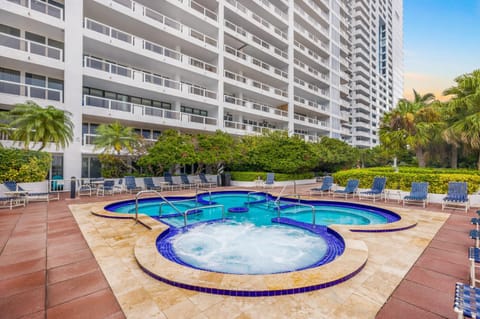 Property building, Hot Tub, sunbed