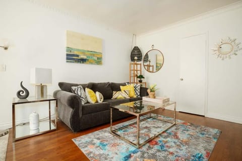 Stylish and Modern 2BR Unit in the Heart of K-town Condo in Beverly Hills